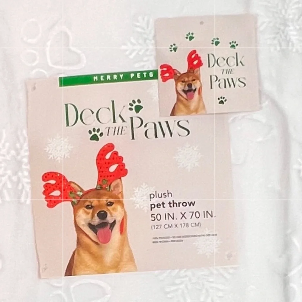 PETS - Deck The Paws - ‘Paws & Snowflakes - White’ Plush throw 50”x70” NWT Firm!